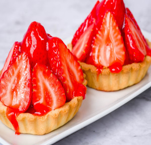 Strawberry tart jellies